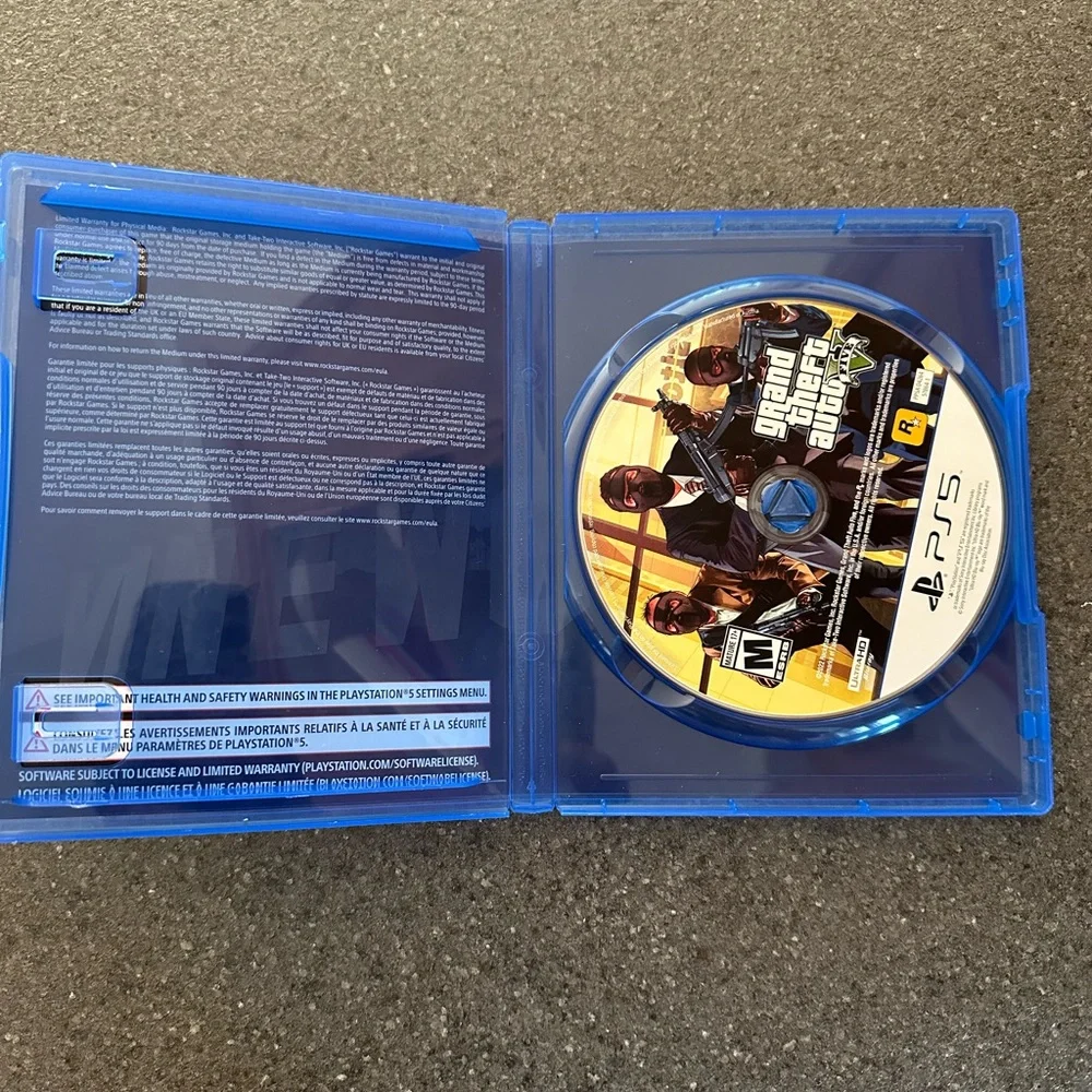 Grand Theft Auto V for PS5 - Blue Case - Picture 3 of 4